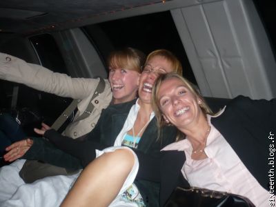 3 folles dans la limousine !